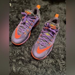 Lebron Running sneakers